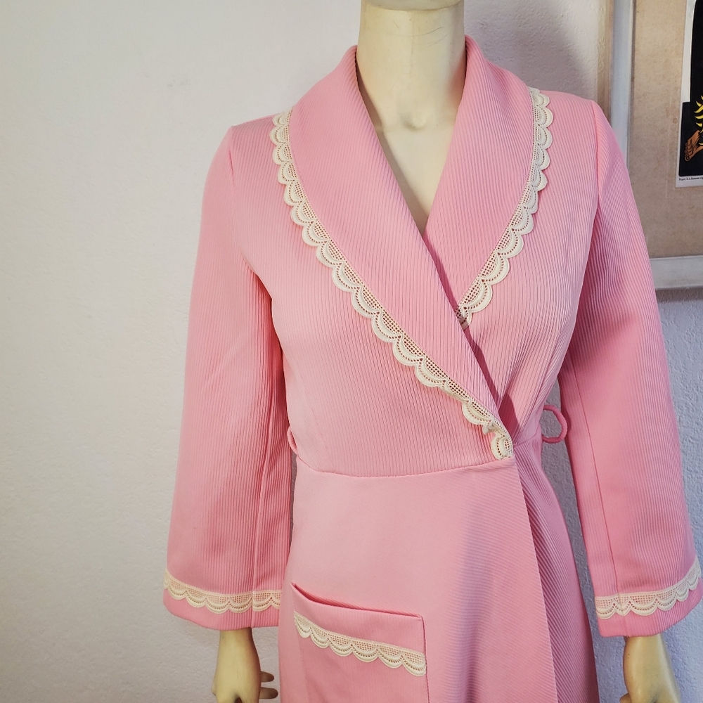 Vintage 70s Pink Robe Dressing Gown - Picture 2 of 8